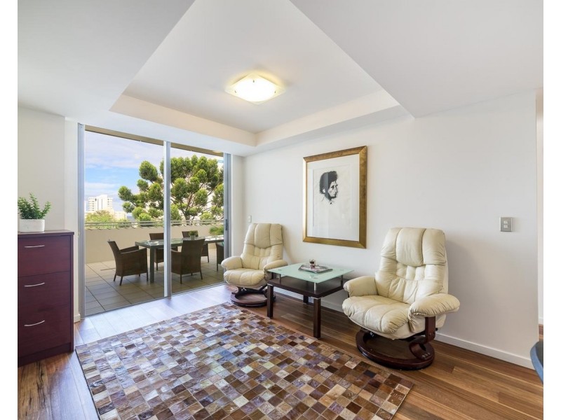 ID:21169735/21-31 Cypress Avenue, Surfers Paradise QLD 4217