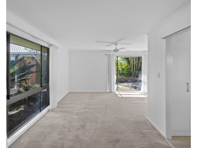 4 Berri Place, Helensvale QLD 4212