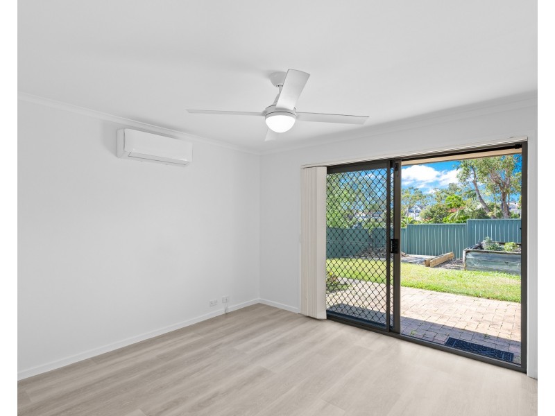 4 Berri Place, Helensvale QLD 4212