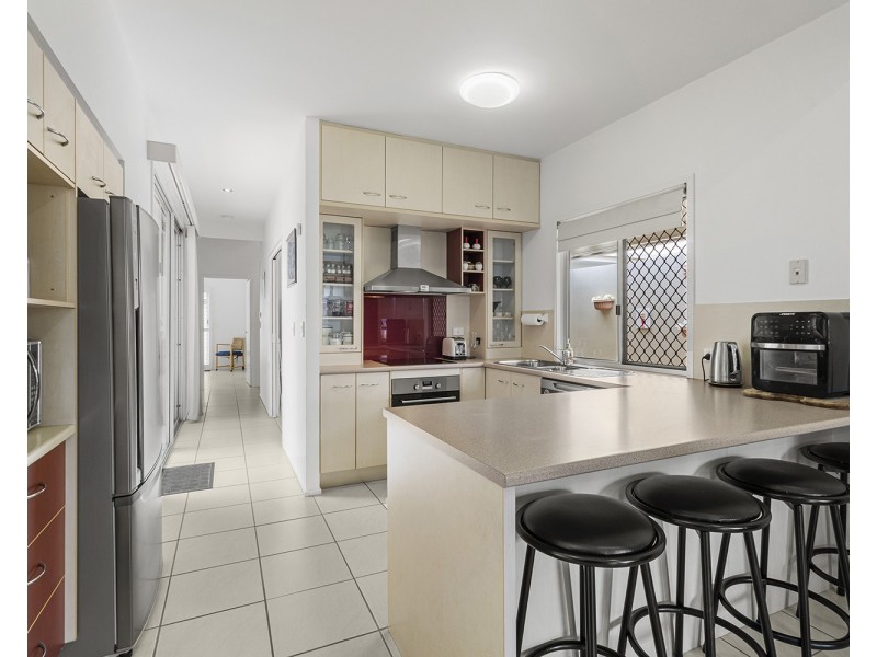 2 Grand Parade, Parrearra QLD 4575