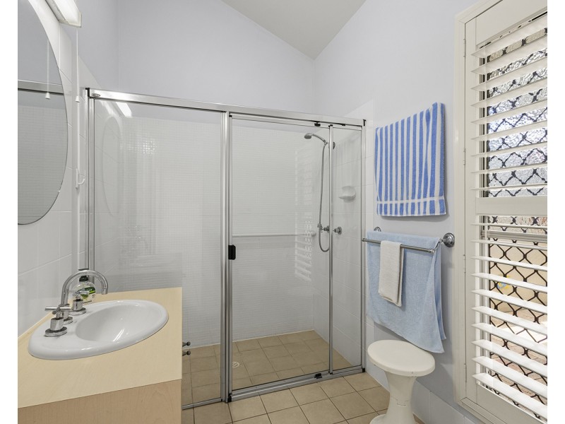 2 Grand Parade, Parrearra QLD 4575