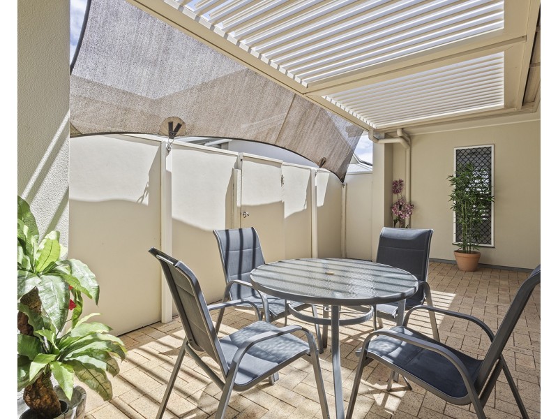 2 Grand Parade, Parrearra QLD 4575