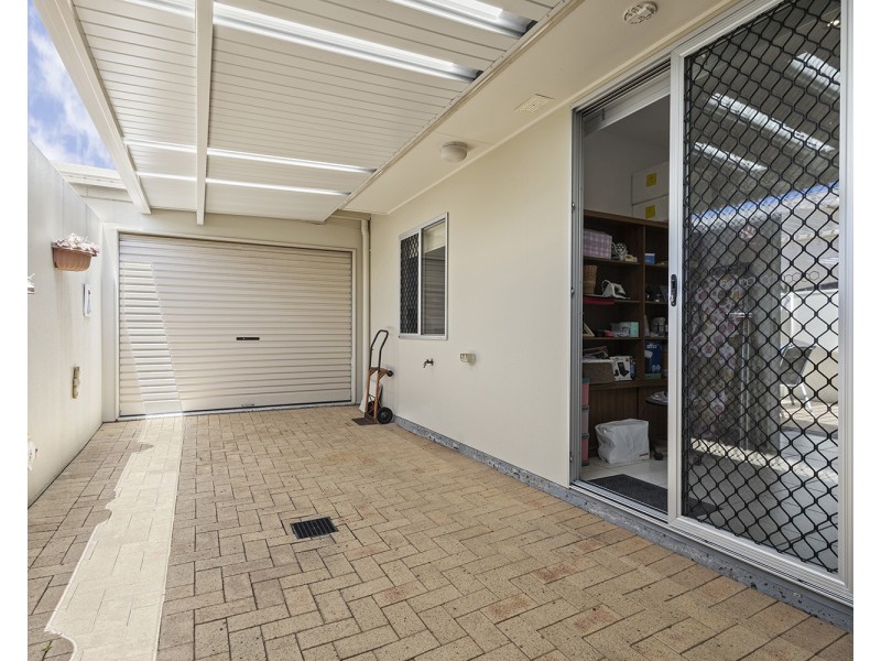 2 Grand Parade, Parrearra QLD 4575