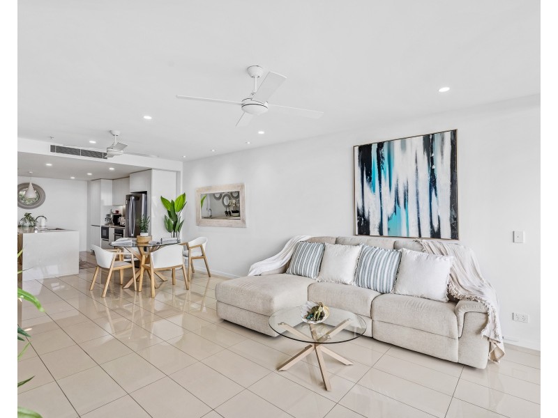 402/388 marine parade, Labrador QLD 4215