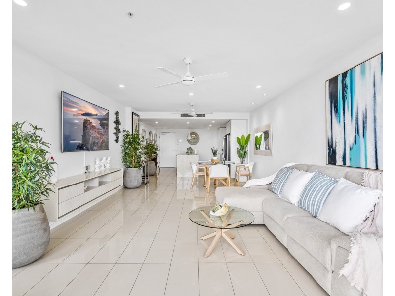 402/388 marine parade, Labrador QLD 4215