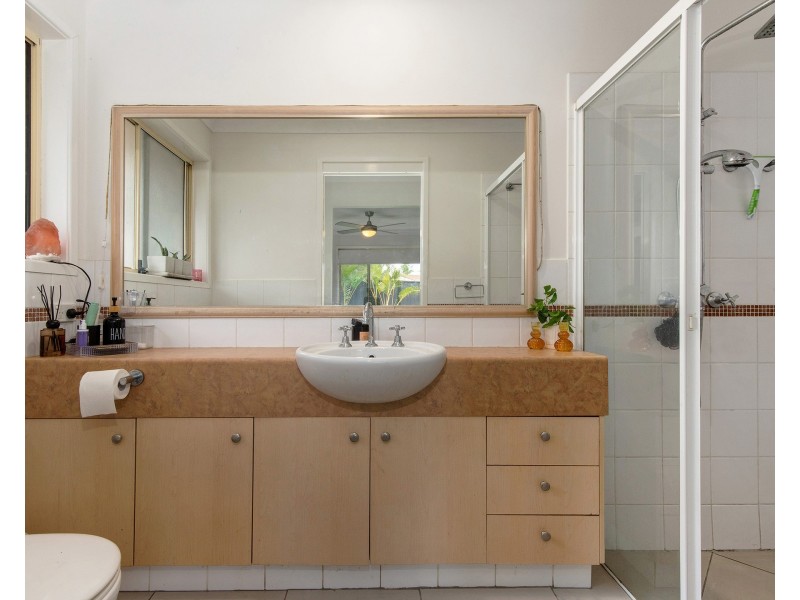 15 Bushgum Crescent, Upper Coomera QLD 4209
