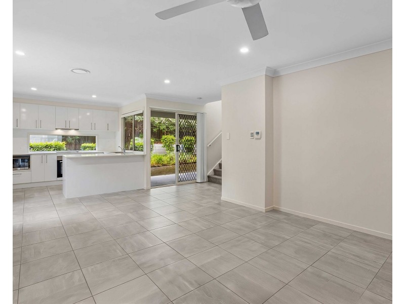 101/21 Emerald Place, Bridgeman Downs QLD 4035