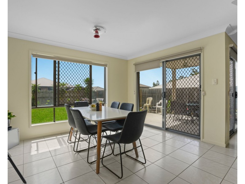 38 Stradbroke Crescent, Springfield Lakes QLD 4300