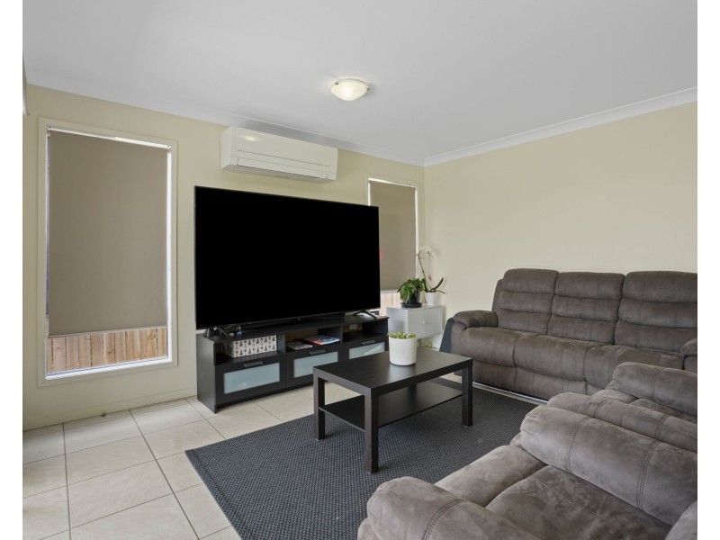 38 Stradbroke Crescent, Springfield Lakes QLD 4300