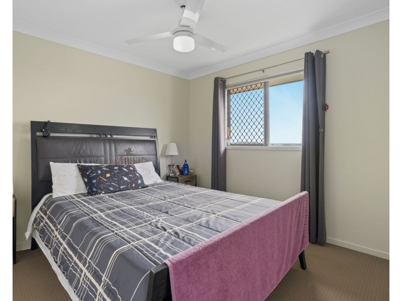 38 Stradbroke Crescent, Springfield Lakes QLD 4300