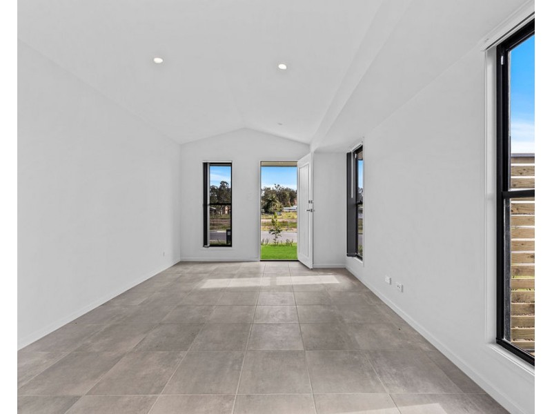 14 Aspen Circuit, Logan Reserve QLD 4133