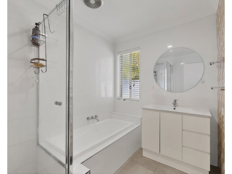 72 Daintree Drive, Parkwood QLD 4214
