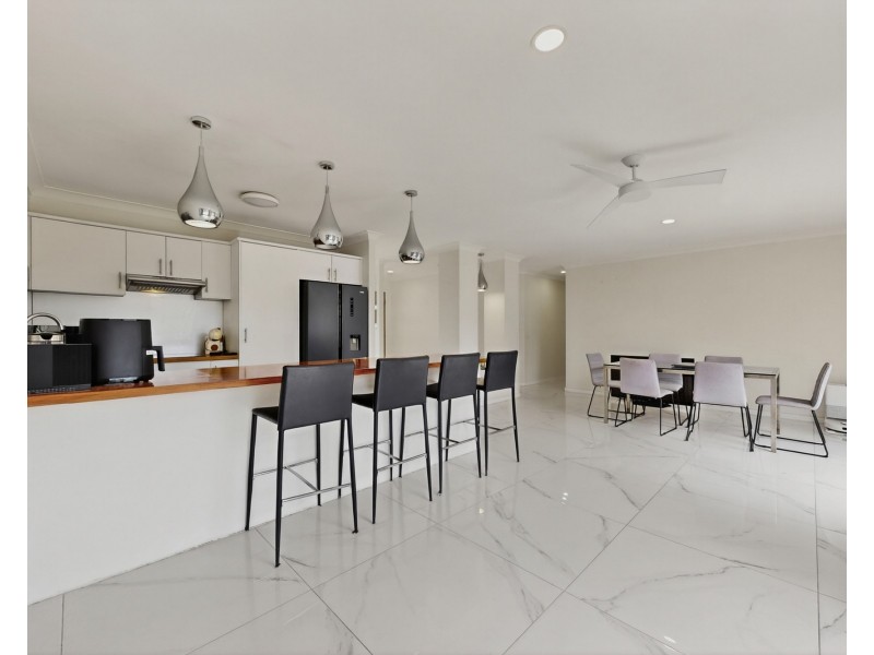 72 Daintree Drive, Parkwood QLD 4214
