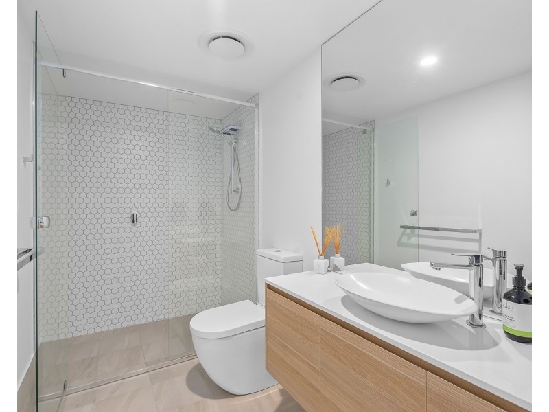 ID:21172984/51 Latham Street, Chermside QLD 4032
