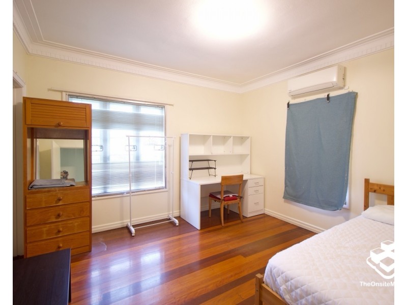 12 Mavis Street, St Lucia QLD 4067