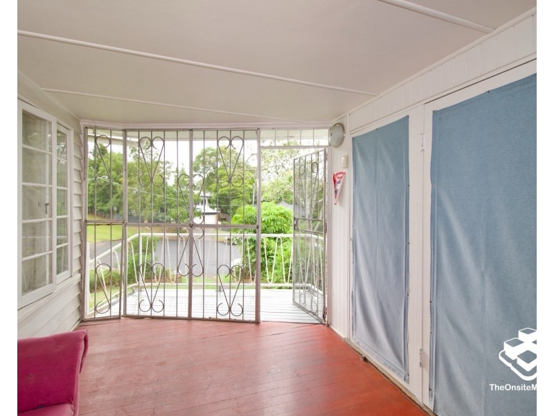 12 Mavis Street, St Lucia QLD 4067