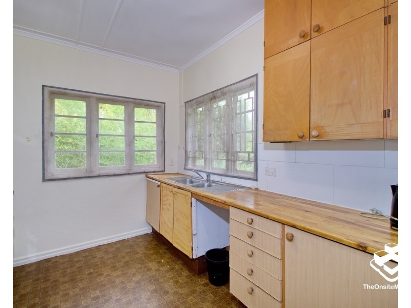 12 Mavis Street, St Lucia QLD 4067