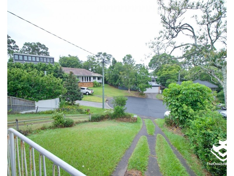 12 Mavis Street, St Lucia QLD 4067