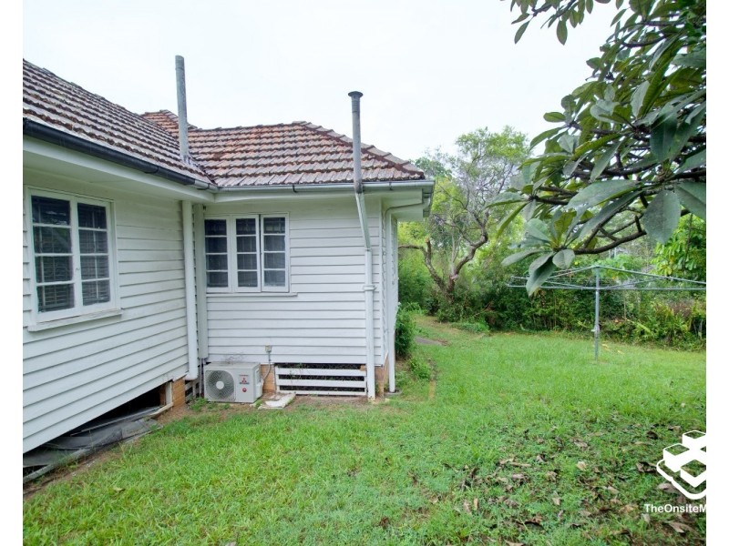 12 Mavis Street, St Lucia QLD 4067