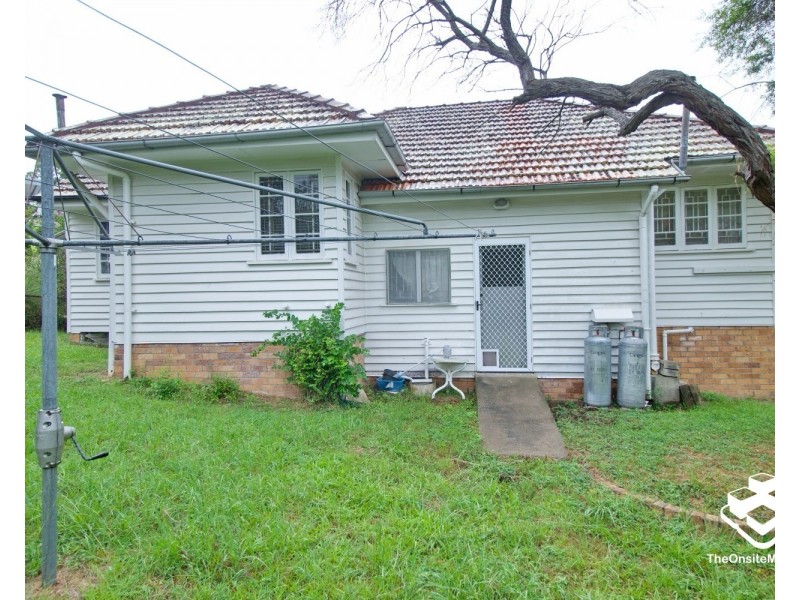 12 Mavis Street, St Lucia QLD 4067