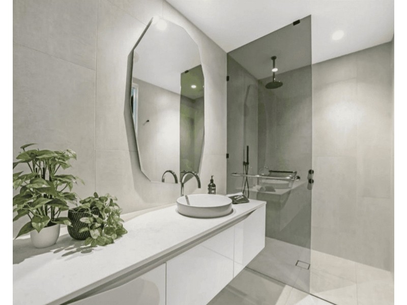 ID:21173291/24 The Lanes Boulevard, Mermaid Waters QLD 4218