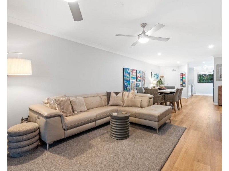 ID:21173560/1 Great Hall Drive, Miami QLD 4220
