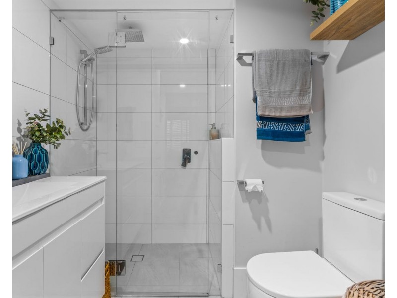 ID:21173560/1 Great Hall Drive, Miami QLD 4220