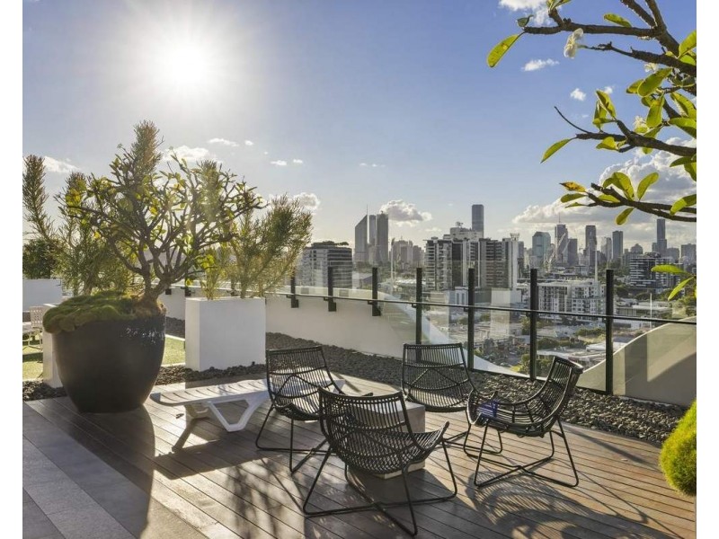 ID:21173596/17 Deshon Street, Woolloongabba QLD 4102