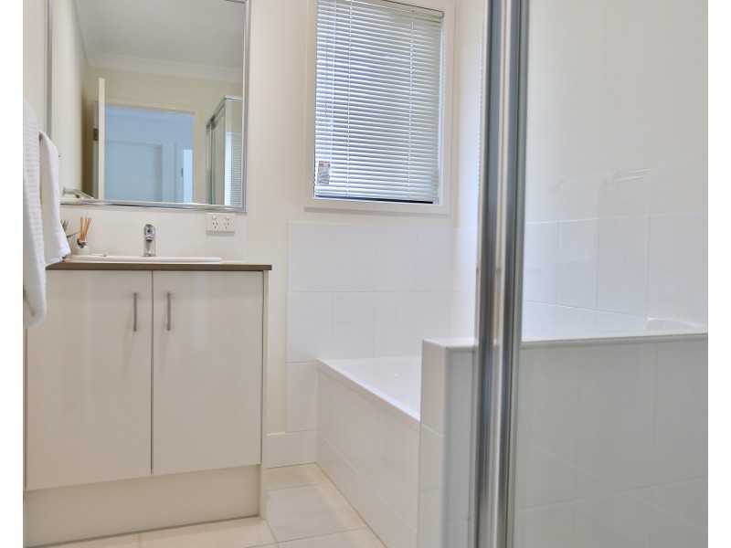ID:21173616/10 Emerald Place, Bridgeman Downs QLD 4035