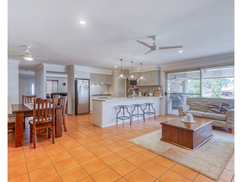 4 Glider Cl, Doolandella QLD 4077