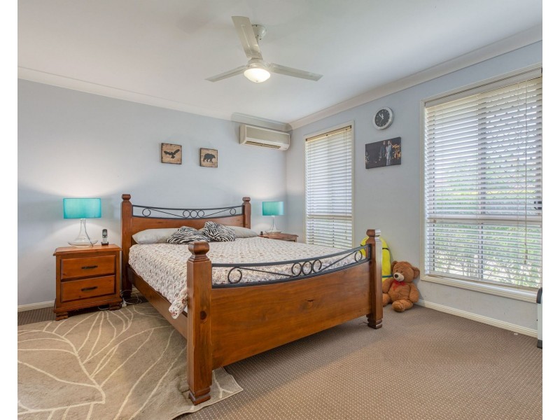 4 Glider Cl, Doolandella QLD 4077