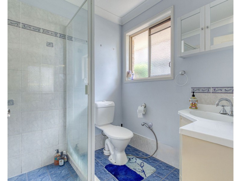 4 Glider Cl, Doolandella QLD 4077