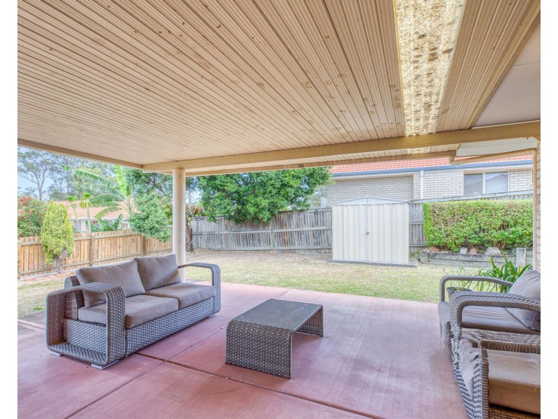 4 Glider Cl, Doolandella QLD 4077