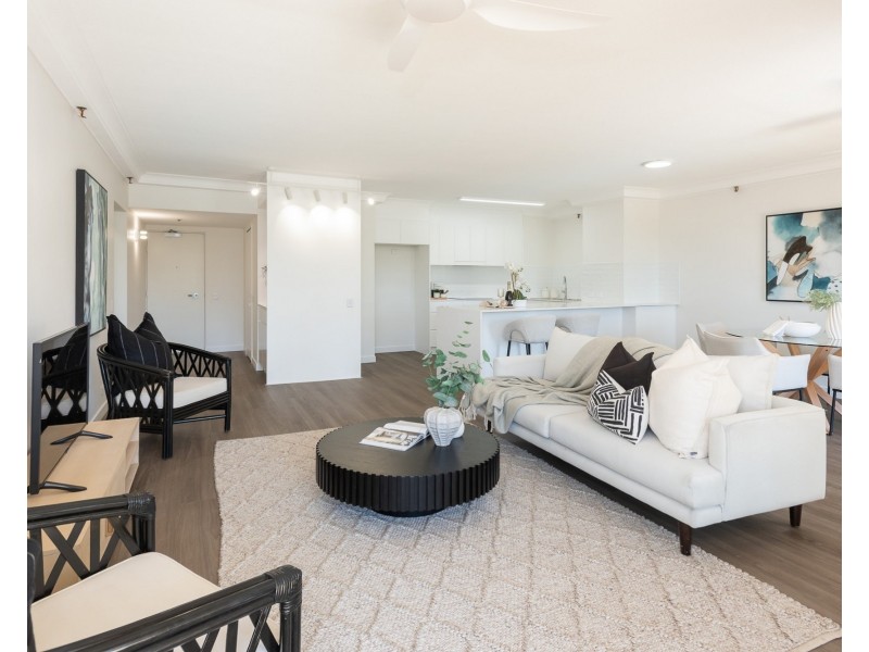 16/2 Admiralty Drive, Surfers Paradise QLD 4217