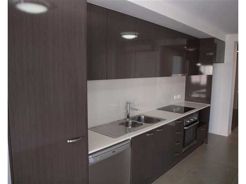 ID:21173848/43 Lenneberg Street, Southport QLD 4215