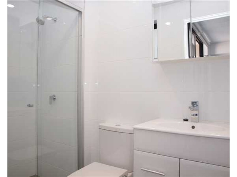 ID:21173848/43 Lenneberg Street, Southport QLD 4215