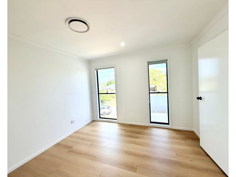 8 Lancaster Circuit, Stretton QLD 4116