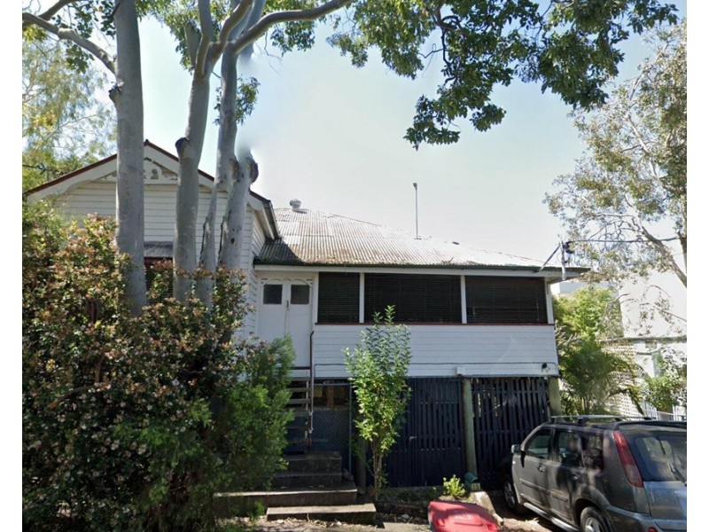 15 Railway Avenue, Indooroopilly QLD 4068