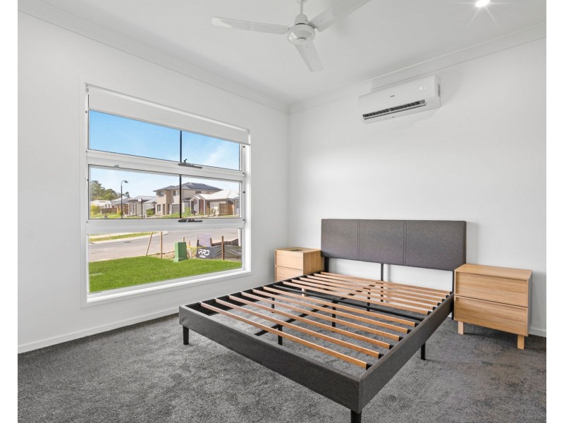 30 Hewing Place, Park Ridge QLD 4125