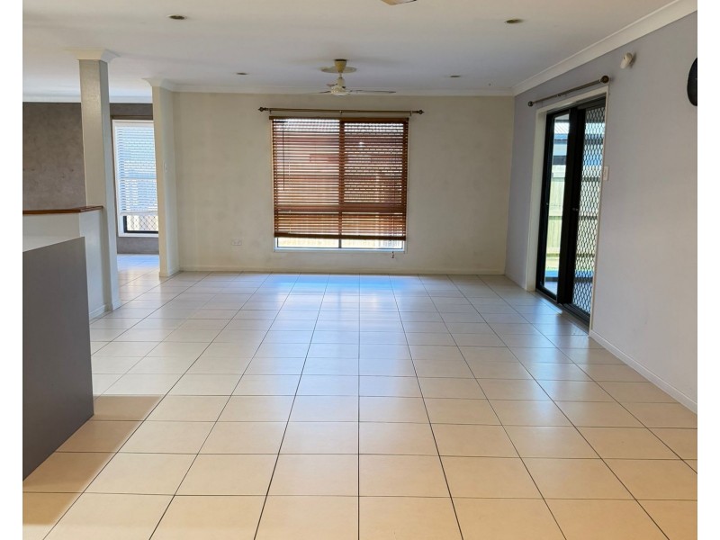 13 Kensington Court, Glenella QLD 4740