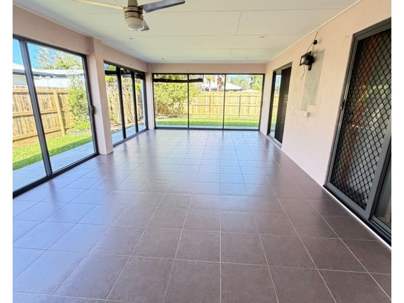 13 Kensington Court, Glenella QLD 4740