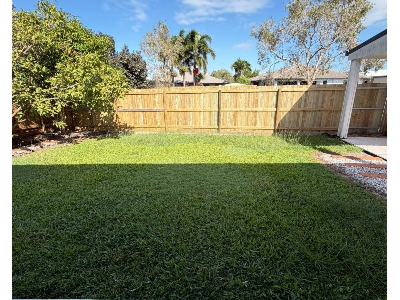 13 Kensington Court, Glenella QLD 4740