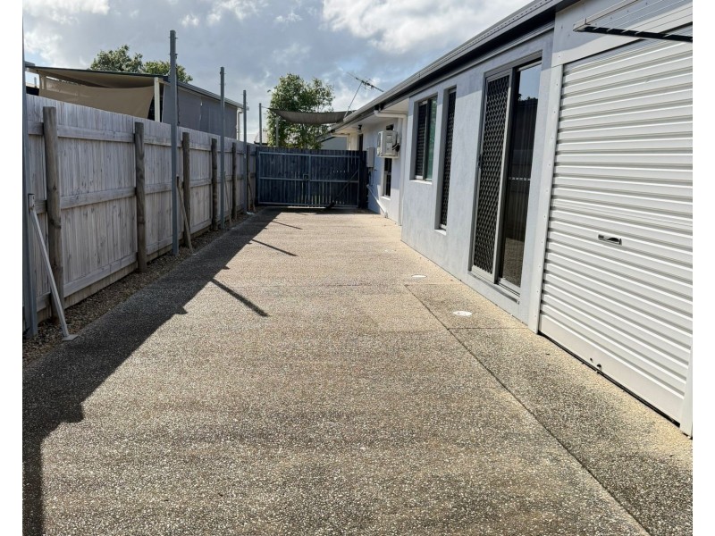 13 Kensington Court, Glenella QLD 4740