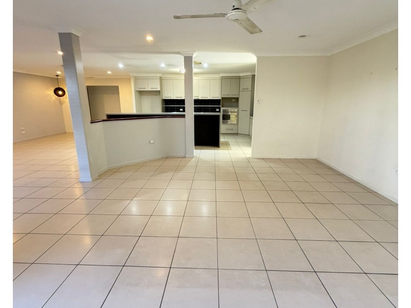 13 Kensington Court, Glenella QLD 4740