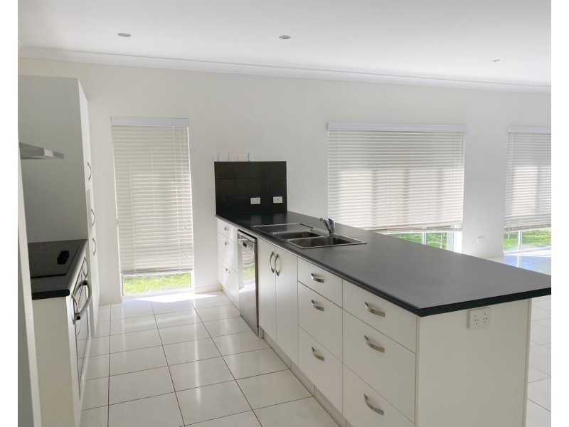 6 Munburra Parade, Smithfield QLD 4878