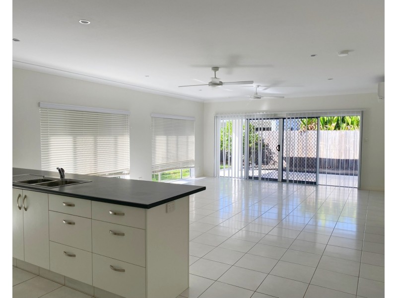 6 Munburra Parade, Smithfield QLD 4878