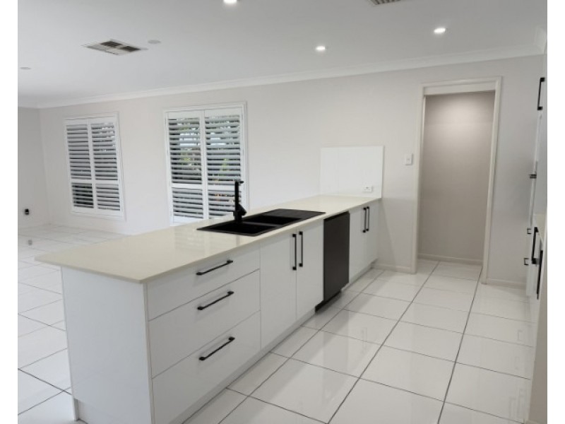 Eli Waters QLD 4655