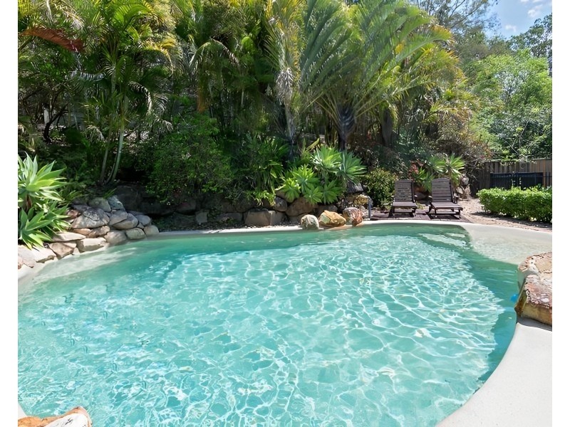 16 Palm Street, Kenmore QLD 4069