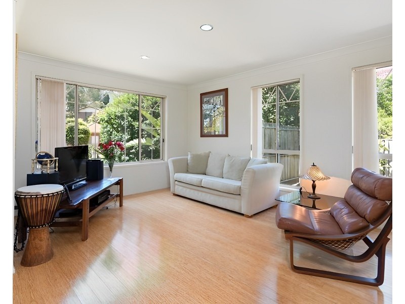 16 Palm Street, Kenmore QLD 4069