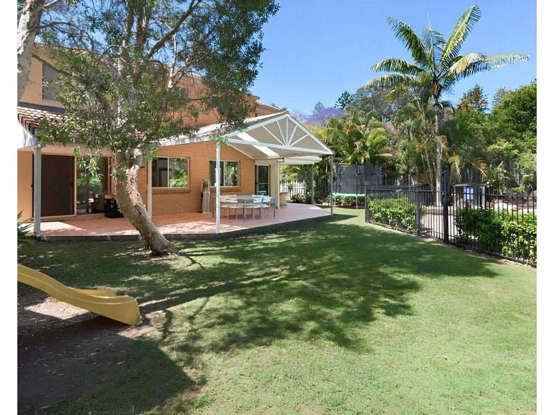 16 Palm Street, Kenmore QLD 4069